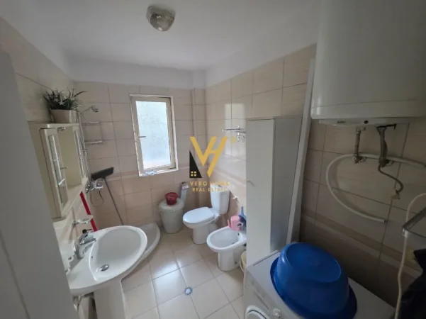 Tirane, jepet me qera apartament 1+1+Ballkon Kati 4, 60 m² 590 € (MYSLYM SHYRI)