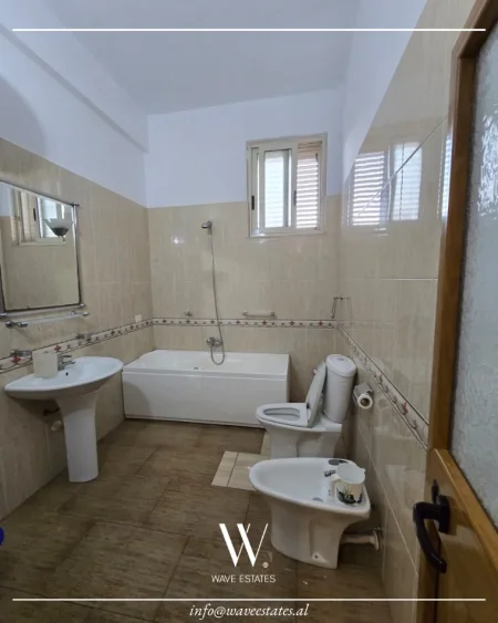 Durres, jepet me qera apartament Kati 3, 125 m² 600 € 