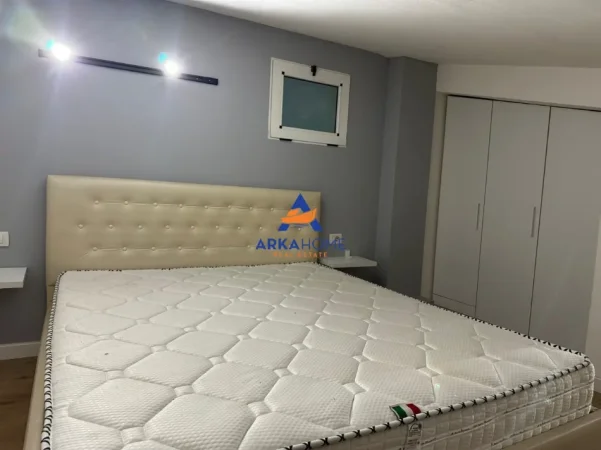 Tirane, jepet me qera apartament 1+1+Ballkon Kati 5, 55 m² 453 € 