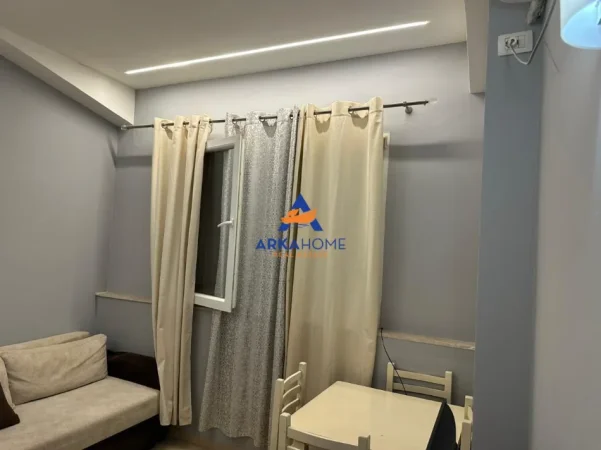 Tirane, jepet me qera apartament 1+1+Ballkon Kati 5, 55 m² 453 € 