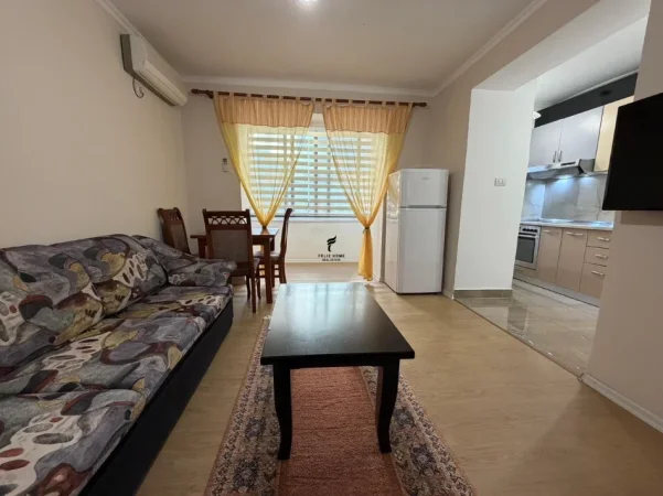 Tirane, jepet me qera apartament 1+1 Kati 2, 60 m² 600 € (PAZARI I RI)
