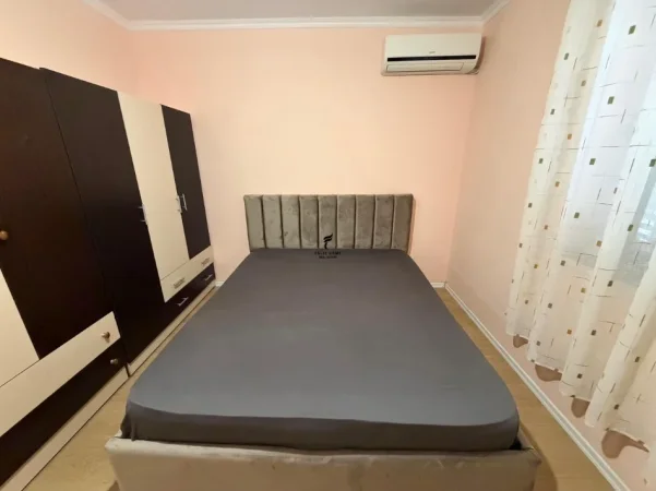 Tirane, jepet me qera apartament 1+1 Kati 2, 60 m² 600 € (PAZARI I RI)