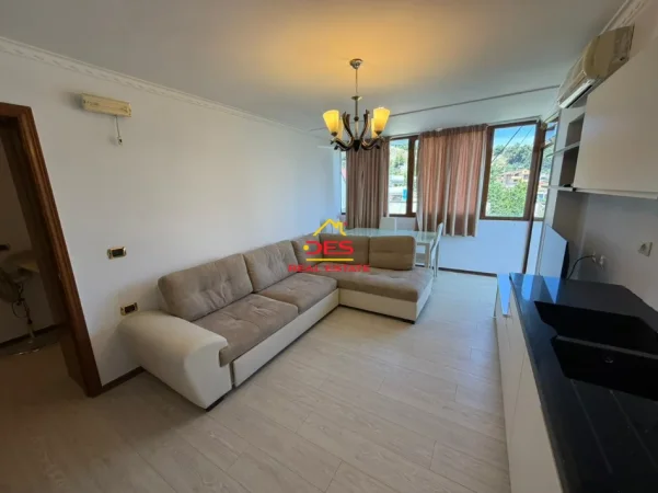 Vlore, jepet me qera apartament 1+1+Ballkon Kati 5, 70 m² 330 € (Rruga Rakip Malile)
