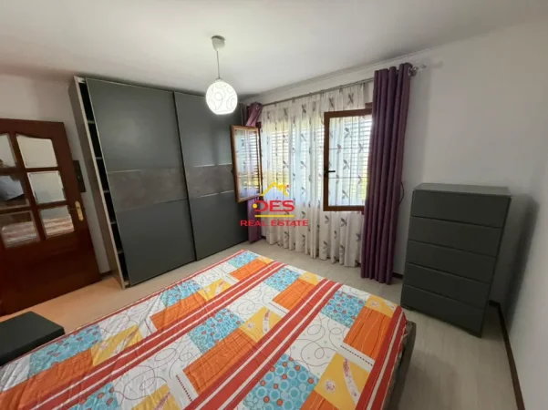 Vlore, jepet me qera apartament 1+1+Ballkon Kati 5, 70 m² 330 € (Rruga Rakip Malile)