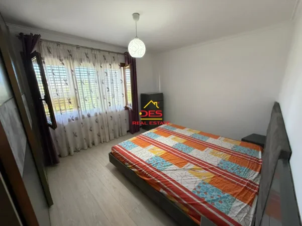 Vlore, jepet me qera apartament 1+1+Ballkon Kati 5, 70 m² 330 € (Rruga Rakip Malile)