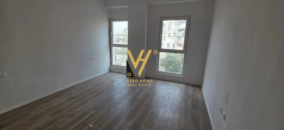 Tirane, shitet apartament 1+1+Ballkon Kati 1, 71 m² 130.000 € (LAPRAKE)