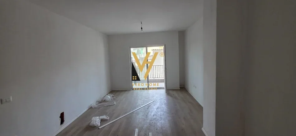 Tirane, shitet apartament 1+1+Ballkon Kati 1, 71 m² 130.000 € (LAPRAKE)