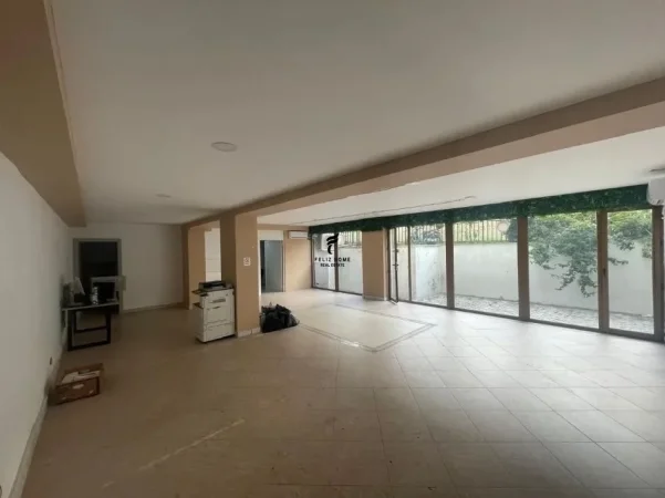 Tirane, jepet me qera zyre Kati -1, 163 m² 1.600 € (PAZARI I RI)
