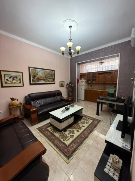 Tirane, jepet me qera apartament 2+1 Kati 2, 65 m² 650 € (Vasil Shanto)