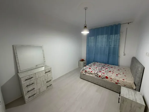 Tirane, jepet me qera apartament 1+1 Kati 5, 450 € (ASTIR)