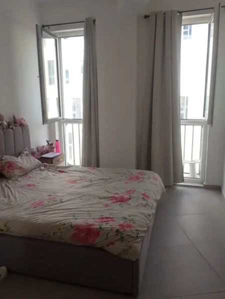 Tirane, jepet me qera apartament 2+1 Kati 4, 85 m² 500 € (Rruga 5 Maji)