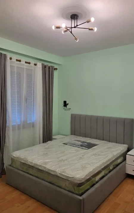 Tirane, jepet me qera apartament 1+1 Kati 4, 65 m² 600 € (SIRI KODRA)