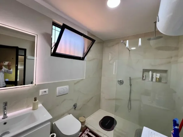 Tirane, jepet me qera shtepi 1+1 Kati 2, 60 m² 600 € (Shkolla e Kuqe)