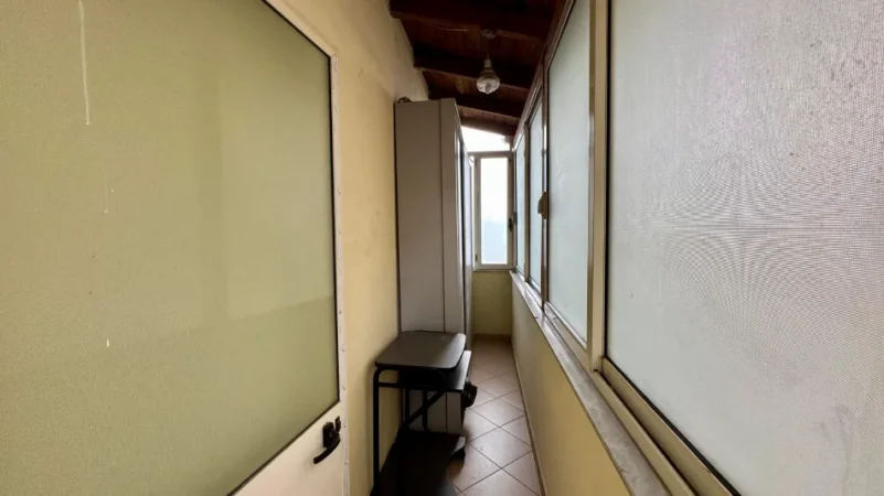 Tirane, jepet me qera apartament 2+1+Ballkon Kati 2, 85 m² 700 € (Rruga Bill Klinton)