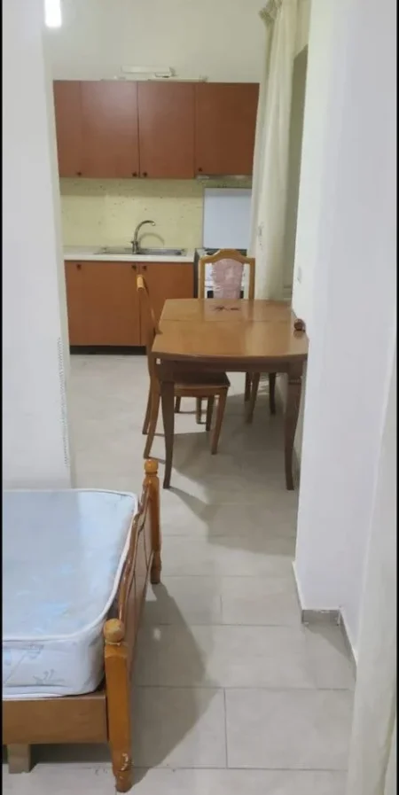 Tirane, jepet me qera apartament 1+1 Kati 1, 60 m² 260 € (Tregu Elektrik)