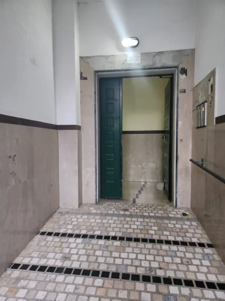 Tirane, jepet me qera apartament 1+1+Ballkon Kati 4, 1 m² 36'000 lek