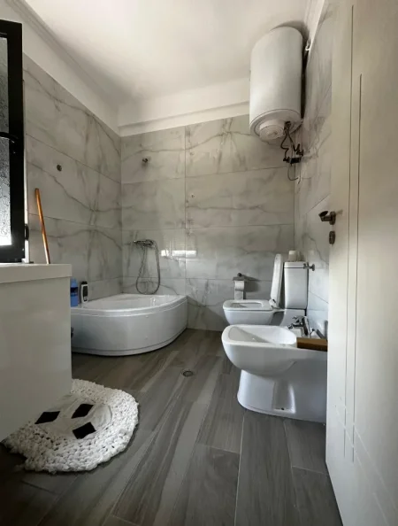 Tirane, jepet me qera apartament Studio Kati 6, 42 m² 350 € (Casa Italia)
