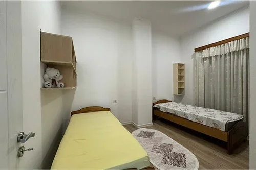 Tirane, jepet me qera apartament 2+1 , 120 m² 800 € 