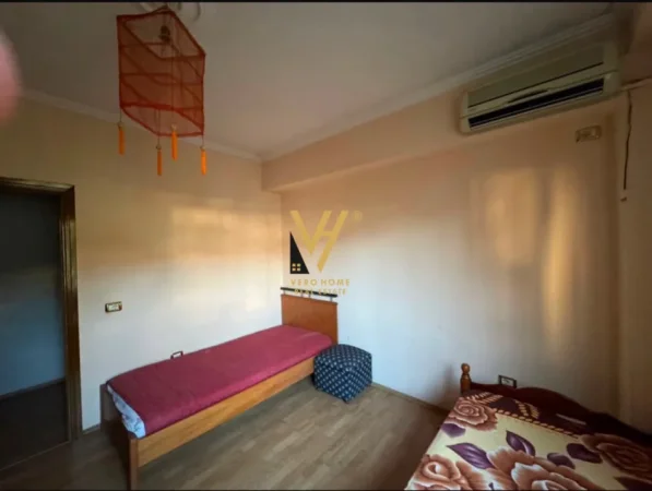 Tirane, jepet me qera apartament 3+1+Ballkon Kati 2, 106 m² 650 € (OXHAKU)