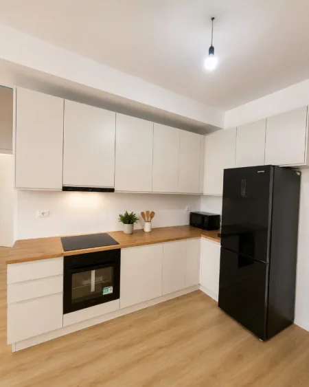 Tirane, jepet me qera apartament 1+1+Ballkon Kati 6, 90 m² 550 € (Kadiu Residence, Ali Demi)