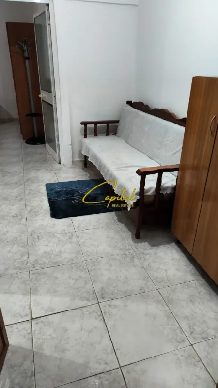 Tirane, jepet me qera apartament 1+1 Kati 1, 45 m² 350 € (RRUGA E KAVAJES)