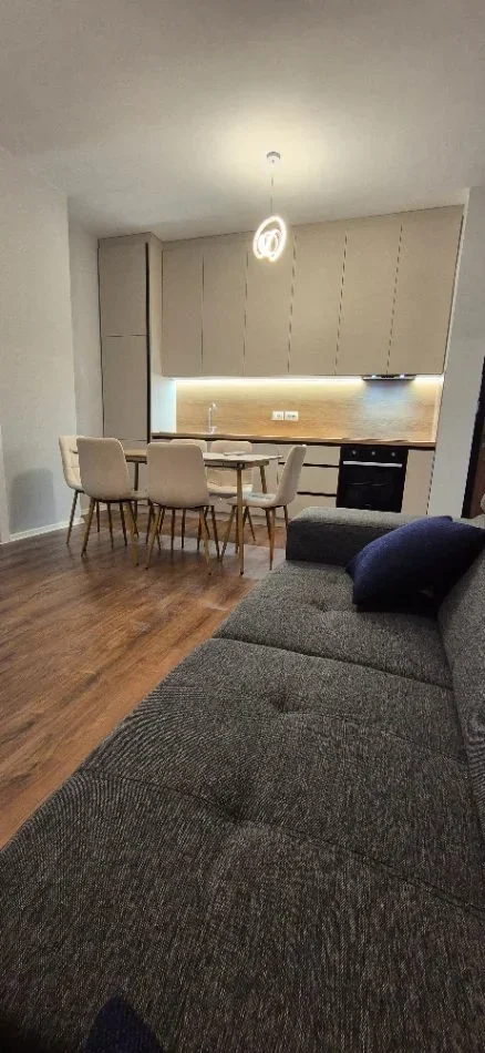 Tirane, jepet me qera apartament 2+1 Kati 3, 110 m² 550 € (Kamez)