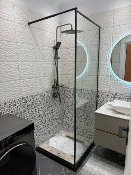 Tirane, shitet apartament 2+1 Kati 3, 108 m² 165.000 € (Astir)