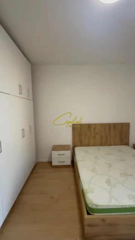 Tirane, jepet me qera apartament 1+1 Kati 8, 70 m² 450 € (YZBERISHT)