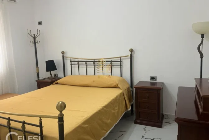 Tirane, jepet me qera apartament 2+1 Kati 1, 80 m² 550 € (5 Maji)