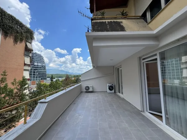 Tirane, jepet me qera apartament 1+1 Kati 1, 93 m² 750 € 