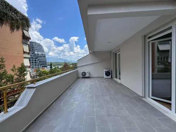 Tirane, jepet me qera apartament 1+1 Kati 1, 93 m² 750 € 