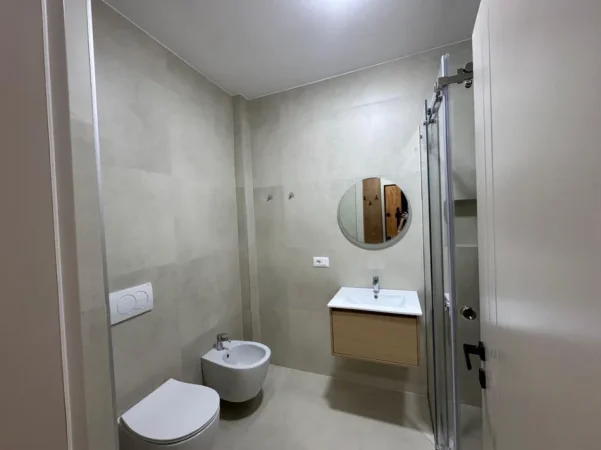 Tirane, jepet me qera apartament 1+1 Kati 1, 93 m² 750 € 