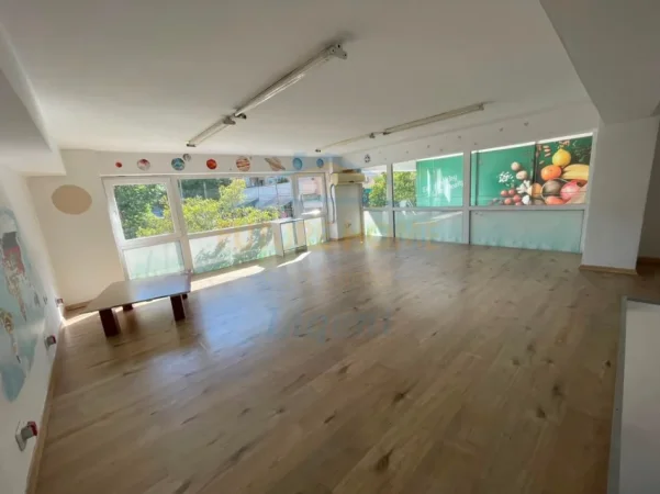 Tirane, jepet me qera ambjent biznesi Kati 0, 34 m² 842 € (Kopshti zoologjik)