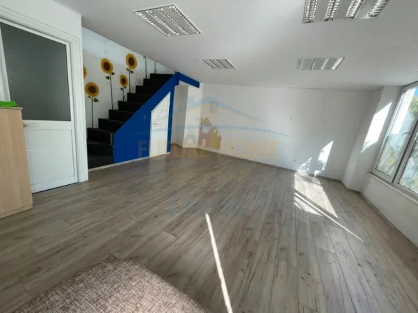 Tirane, jepet me qera ambjent biznesi Kati 0, 34 m² 842 € (Kopshti zoologjik)