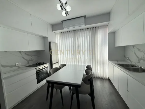 Tirane, jepet me qera apartament 2+1+Ballkon Kati 6, 70 m² 800 € 