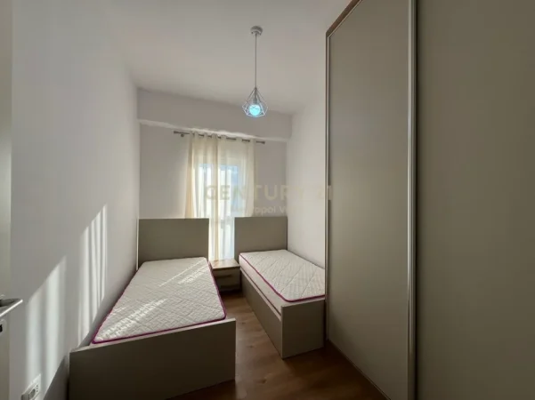 Tirane, jepet me qera apartament 2+1 Kati 4, 100 m² 500 € 