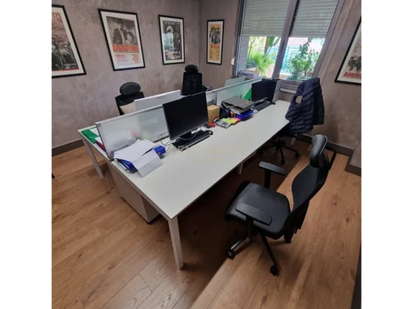 Tirane, jepet me qera zyre Kati 1, 175 m² 2.000 € (ish Blloku)