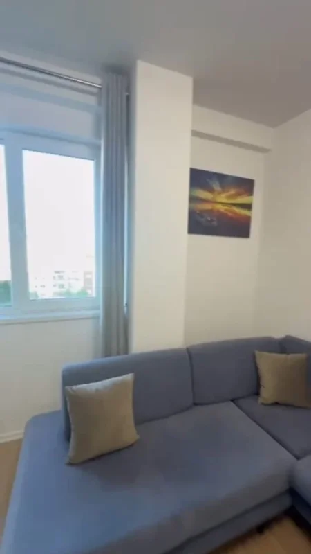 Tirane, jepet me qera apartament 1+1 Kati 8, 75 m² 450 € (Yzberisht)