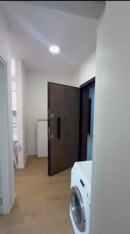Tirane, jepet me qera apartament 1+1 Kati 8, 75 m² 450 € (Yzberisht)