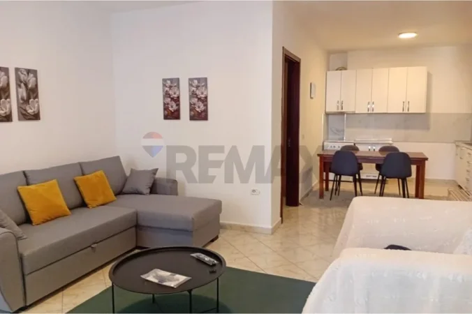 Tirane, jepet me qera apartament 2+1  (Rruga Loni Ligori, Tiranë)