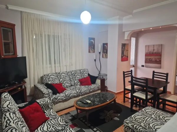 Tirane, jepet me qera apartament 2+1 Kati 11, 90 m² 500 € (Rruga Dritan Hoxha)