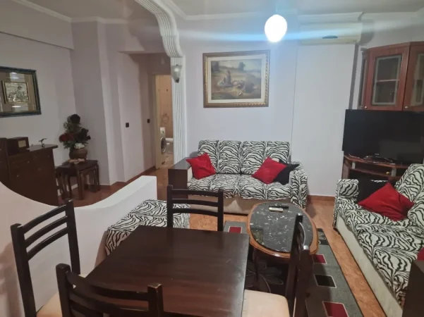 Tirane, jepet me qera apartament 2+1 Kati 11, 90 m² 500 € (Rruga Dritan Hoxha)