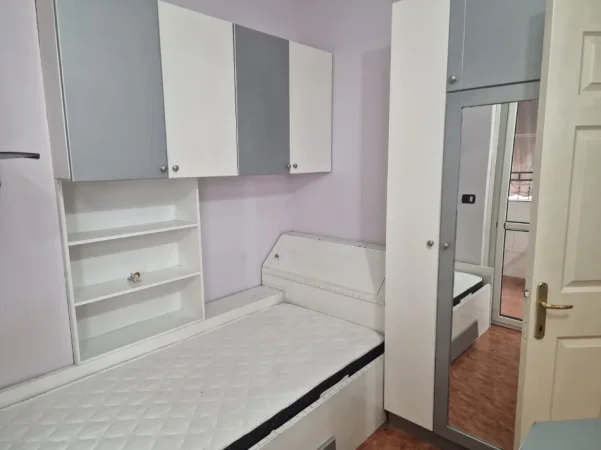 Tirane, jepet me qera apartament 2+1 Kati 11, 90 m² 500 € (Rruga Dritan Hoxha)