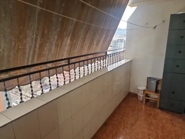 Tirane, jepet me qera apartament 2+1 Kati 11, 90 m² 500 € (Rruga Dritan Hoxha)