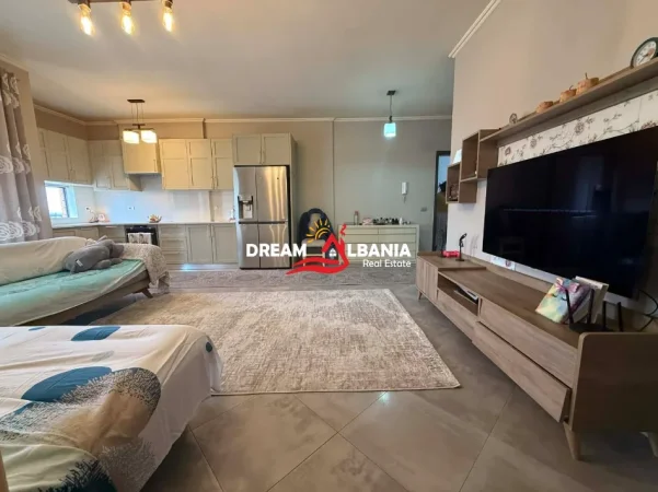Tirane, shitet apartament 2+1+Ballkon Kati 6, 101 m² 190.000 € (Komisariati Nr 4)