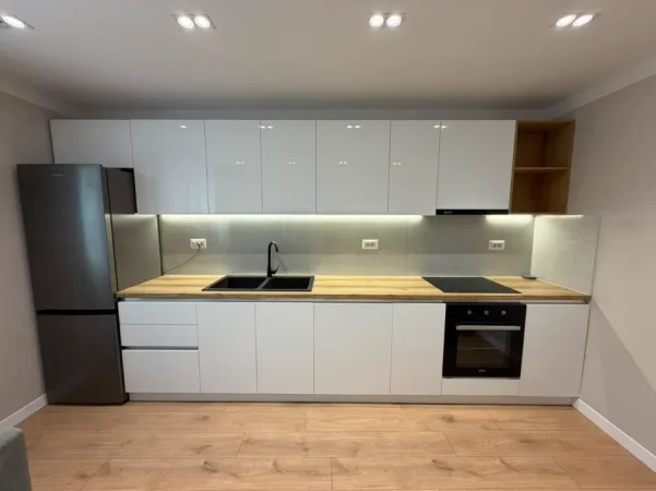 Tirane, jepet me qera apartament 1+1 Kati 2, 600 €