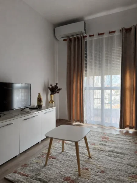Tirane, jap me qera apartament 1+1 Kati 3, 67 m² 451 € 