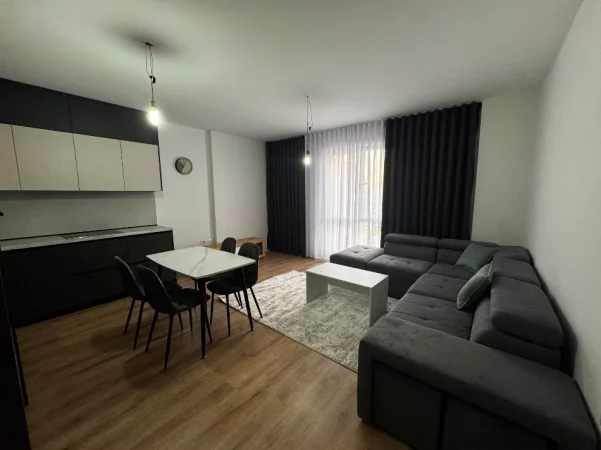 Tirane, jepet me qera apartament 2+1+Ballkon Kati 7, 95 m² 450 € (Apartament 2+1 Per Qera Univers City I Pabanuar Me Pare )