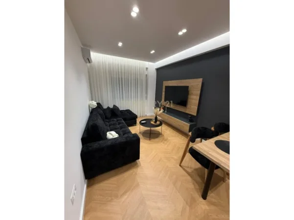 Tirane, shitet apartament 1+1+Ballkon Kati 1, 60 m² 175.000 € 