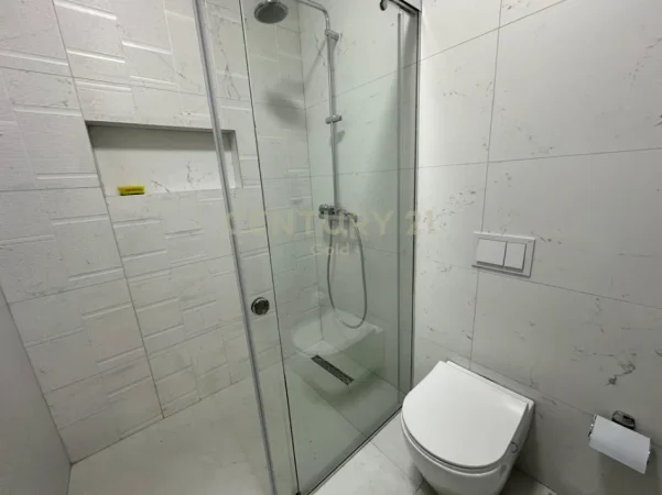 Tirane, jepet me qera apartament 2+1+Ballkon Kati 5, 110 m² 1.300 € 